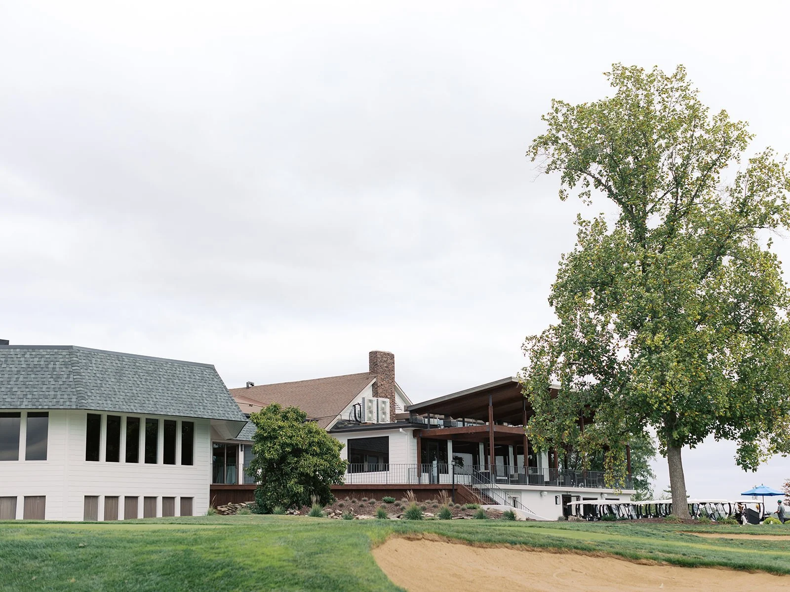 A landscape photo of the Columbia Country Club located in Columbia Missouri.